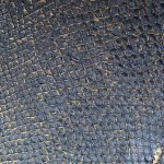 336 - schwarz/bronze Schuppe