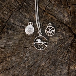 FineFellows Pendants